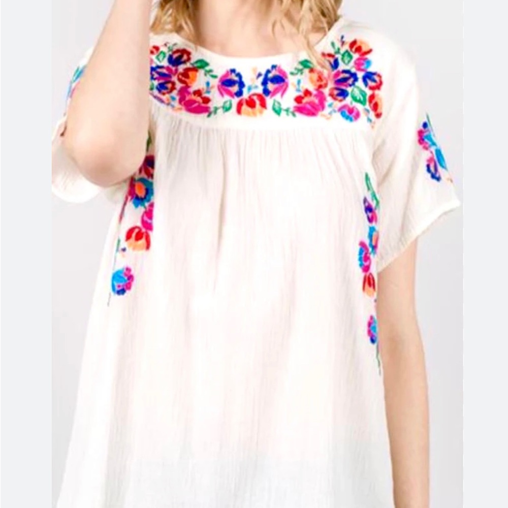 Boutique brand linen top